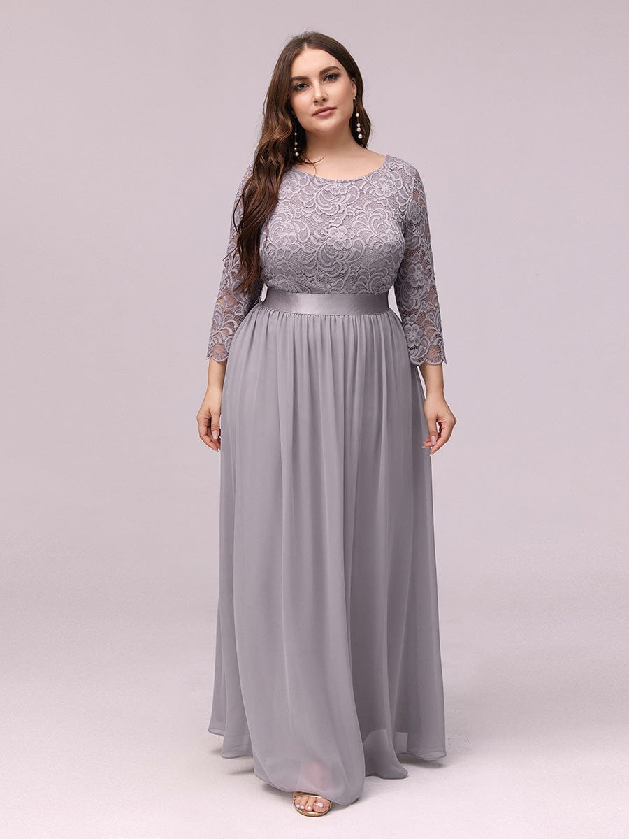Elegant Lace Plus Size Bridesmaid Dresses with Long Sleeves.