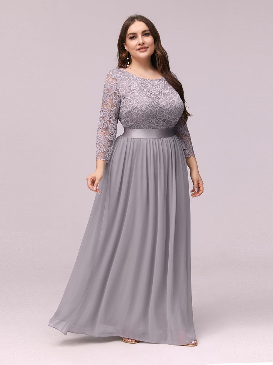 Elegant Lace Plus Size Bridesmaid Dresses with Long Sleeves.