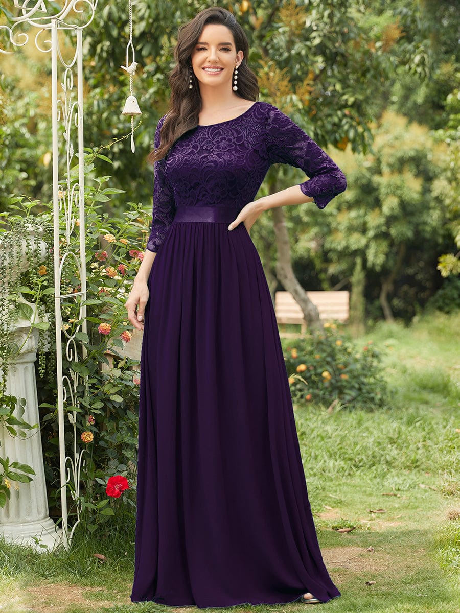 Elegant Lace Plus Size Bridesmaid Dresses with Long Sleeves.
