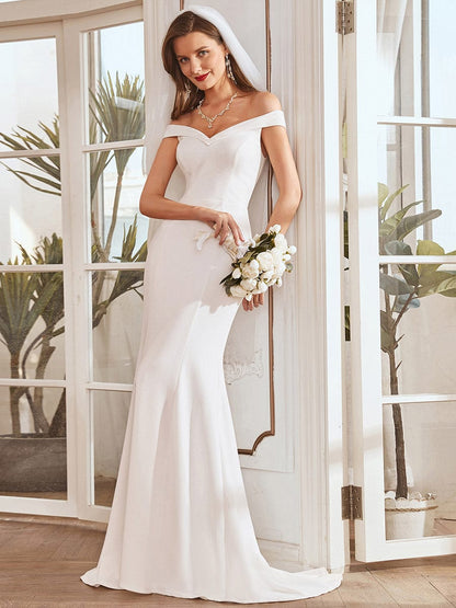 Elegant Off-Shoulder Mermaid Bridal Gown with Chic Style