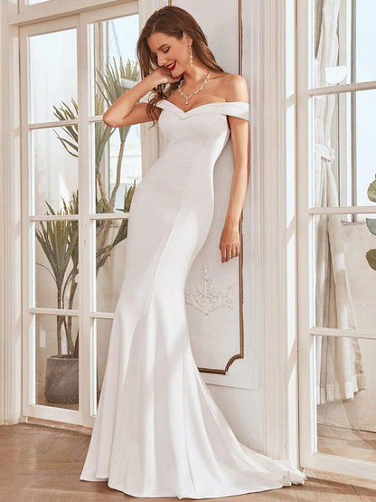 Elegant Off-Shoulder Mermaid Bridal Gown with Chic Style