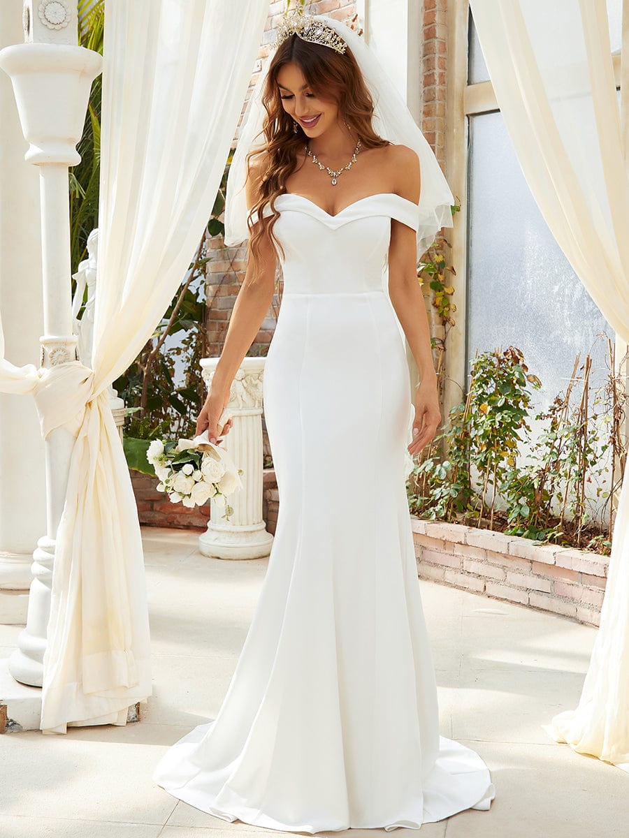 Elegant Off-Shoulder Mermaid Bridal Gown with Chic Style