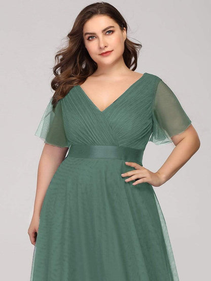 Elegant Plus Size Floor-Length Bridesmaid Gown with Short Sleeves