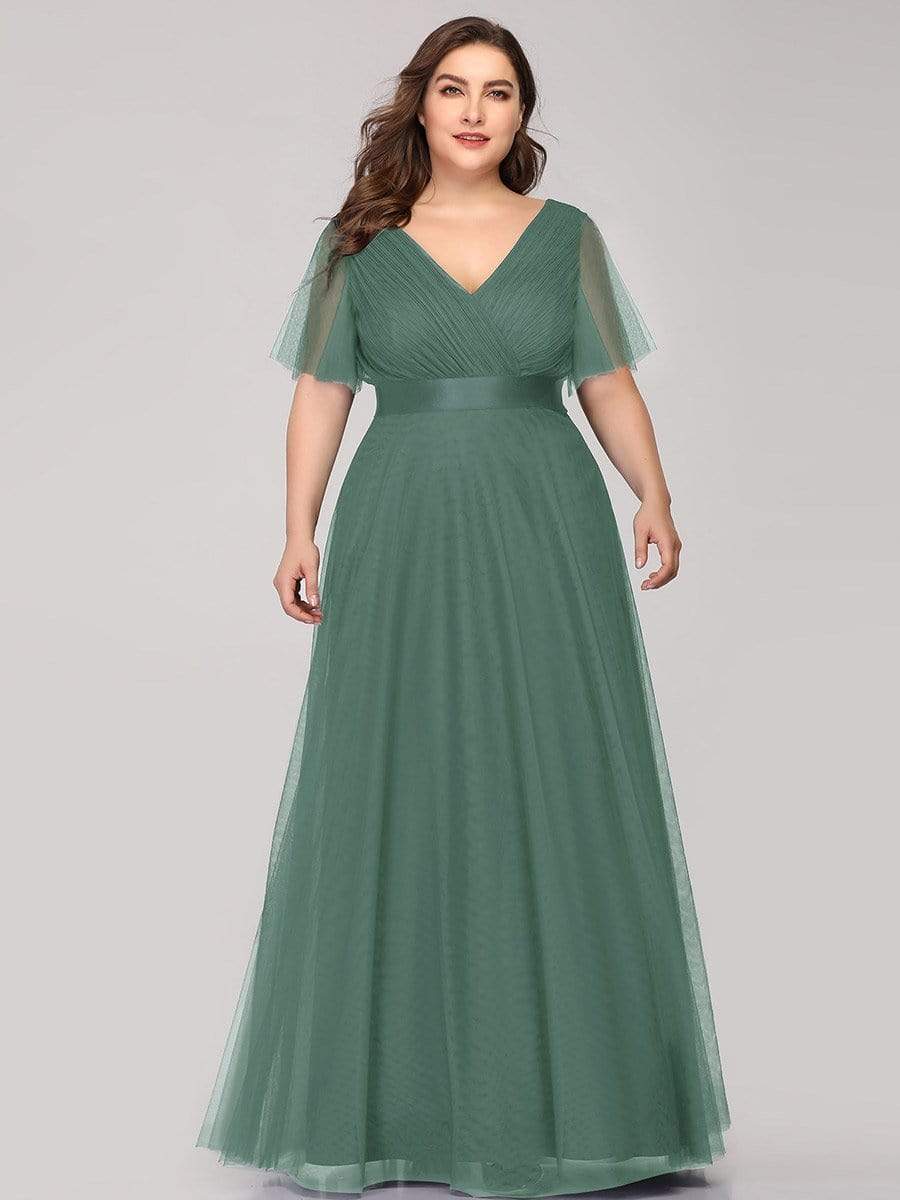 Elegant Plus Size Floor-Length Bridesmaid Gown with Short Sleeves