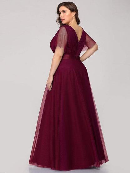 Elegant Plus Size Floor-Length Bridesmaid Gown with Short Sleeves
