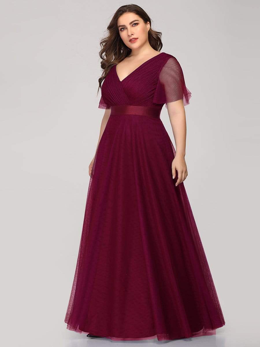 Elegant Plus Size Floor-Length Bridesmaid Gown with Short Sleeves