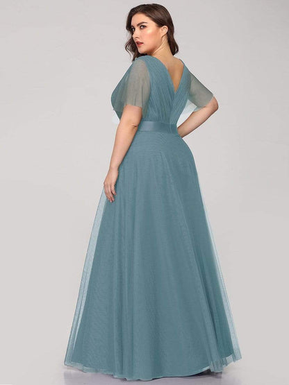 Elegant Plus Size Floor-Length Bridesmaid Gown with Short Sleeves