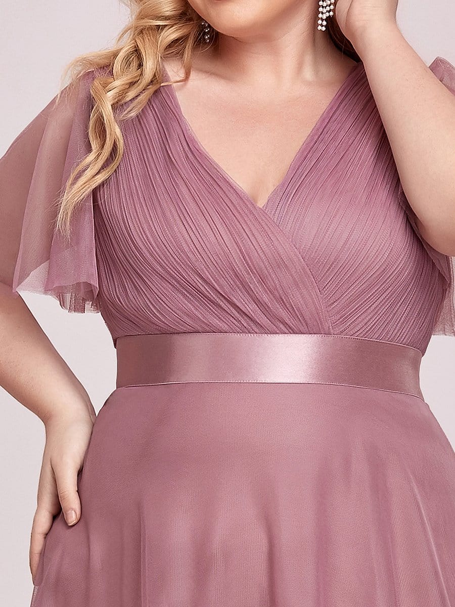 Elegant Plus Size Floor-Length Bridesmaid Gown with Short Sleeves
