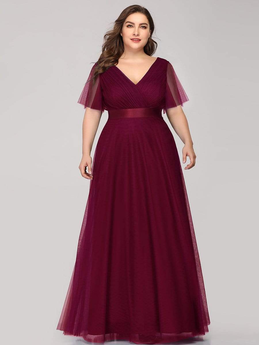 Elegant Plus Size Floor-Length Bridesmaid Gown with Short Sleeves