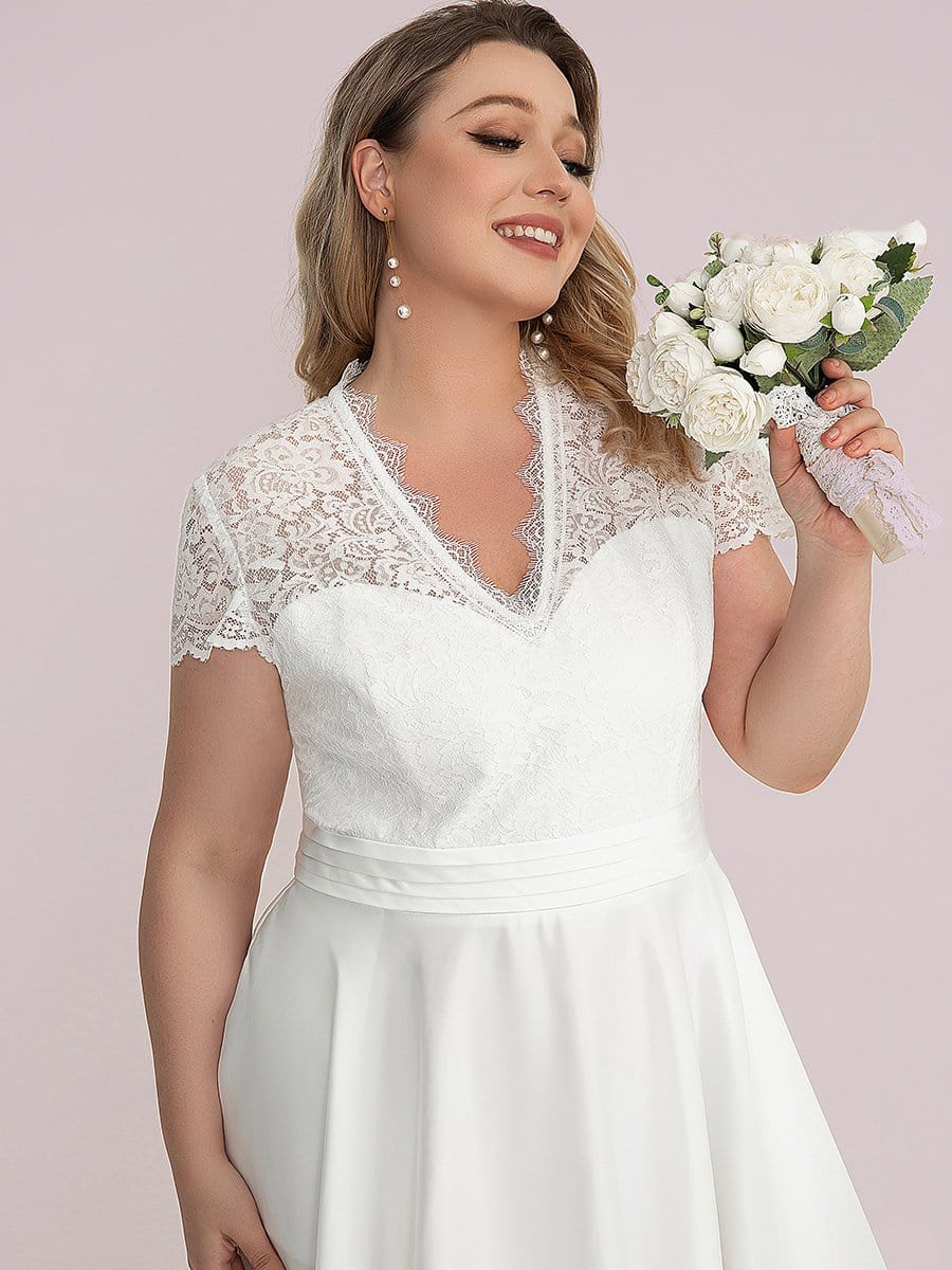Elegant Plus Size Lace A-line Cocktail Dress with Pockets