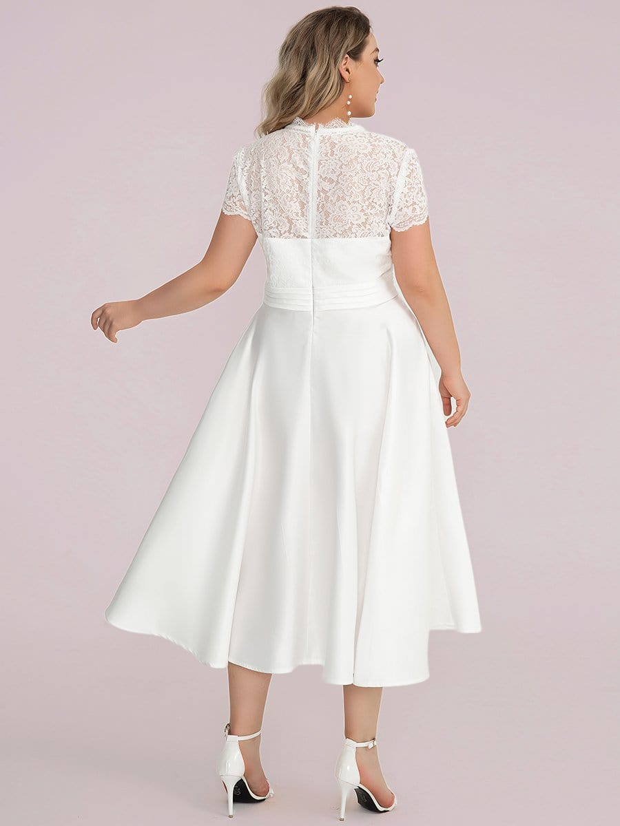 Elegant Plus Size Lace A-line Cocktail Dress with Pockets