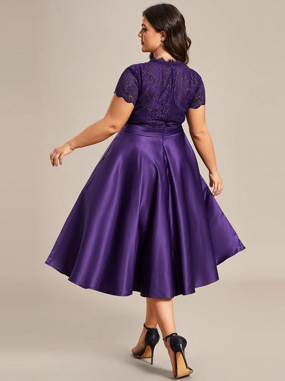 Elegant Plus Size Lace A-line Cocktail Dress with Pockets