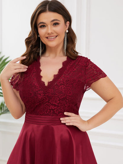 Elegant Plus Size Lace A-line Cocktail Dress with Pockets