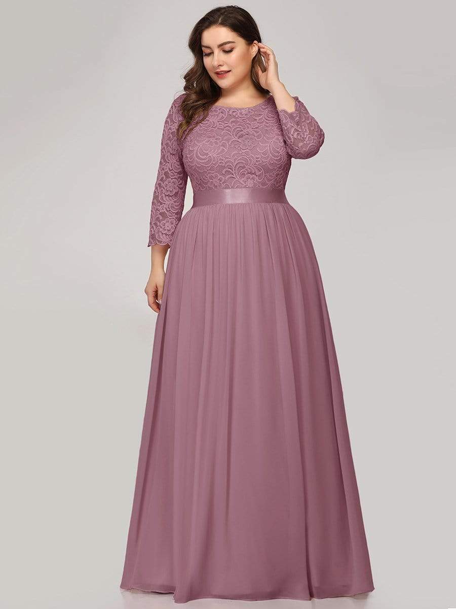 Elegant Plus Size Lace Evening Gown with Long Sleeves