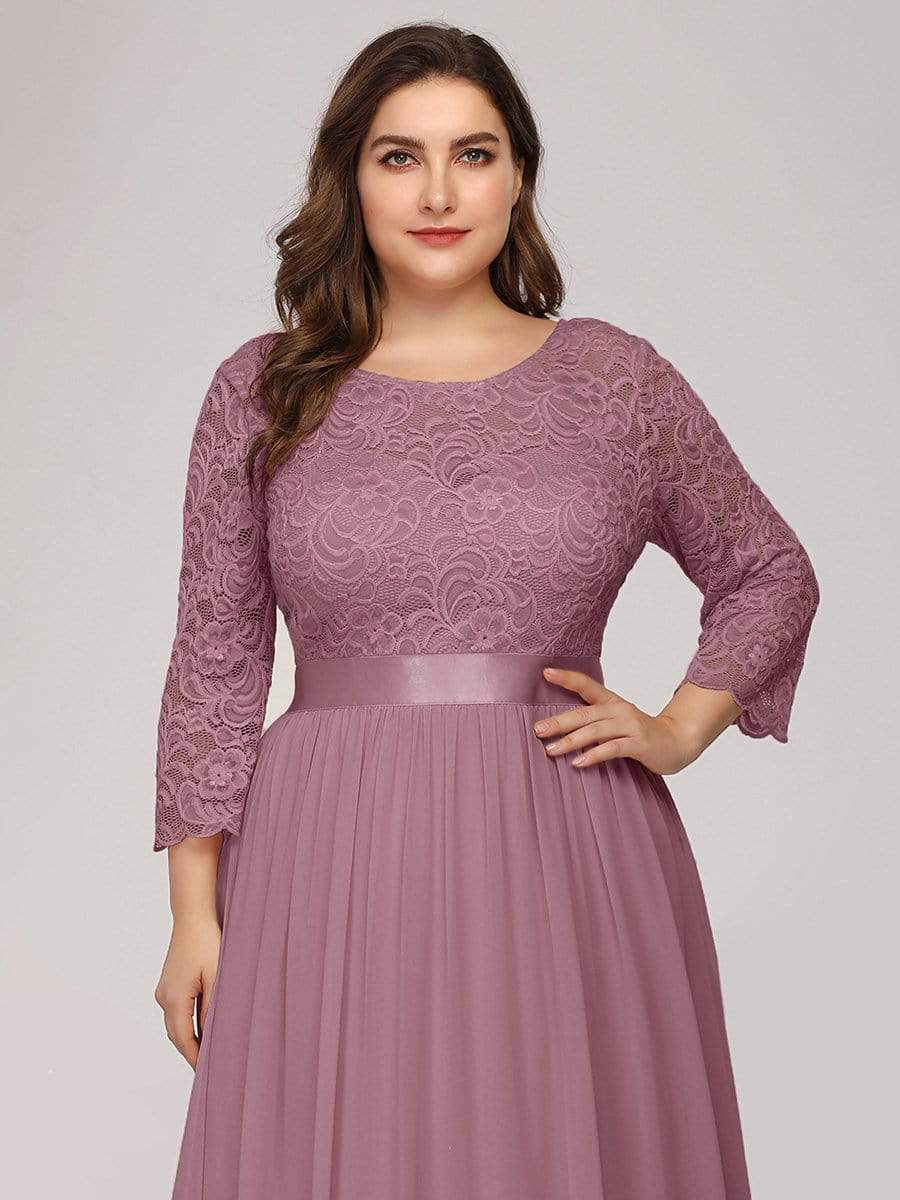 Elegant Plus Size Lace Evening Gown with Long Sleeves