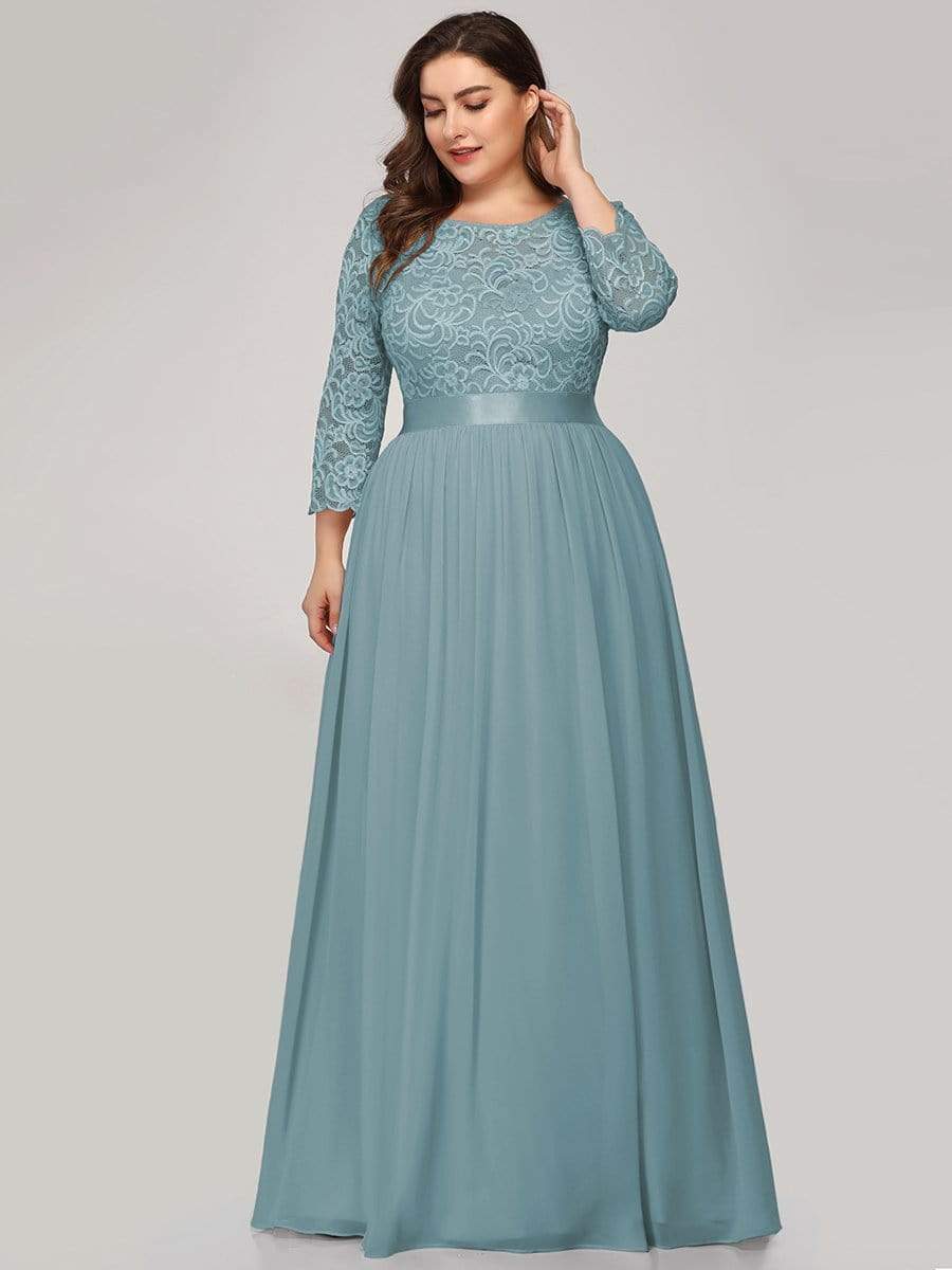 Elegant Plus Size Lace Evening Gown with Long Sleeves