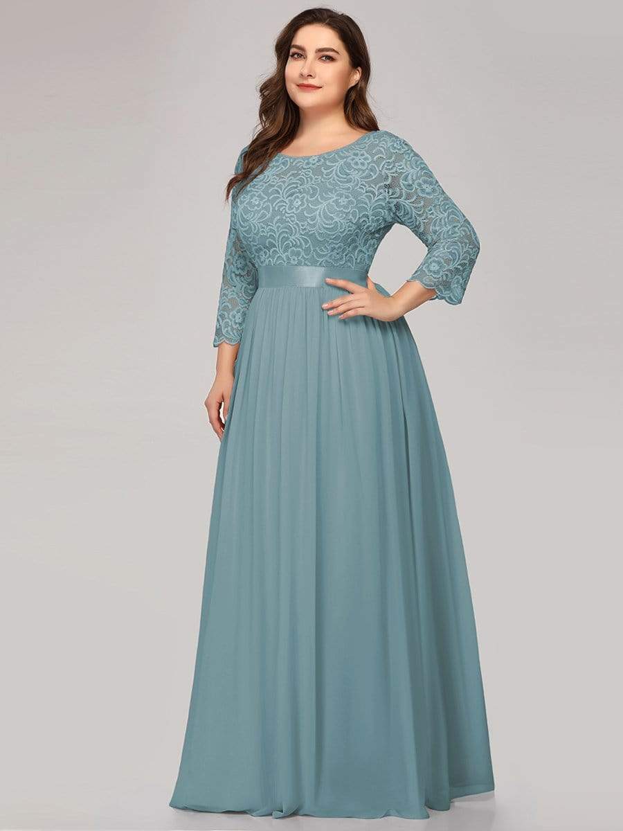 Elegant Plus Size Lace Evening Gown with Long Sleeves
