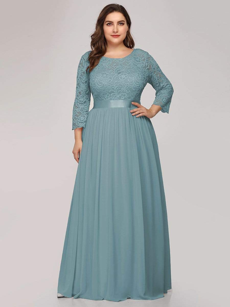 Elegant Plus Size Lace Evening Gown with Long Sleeves