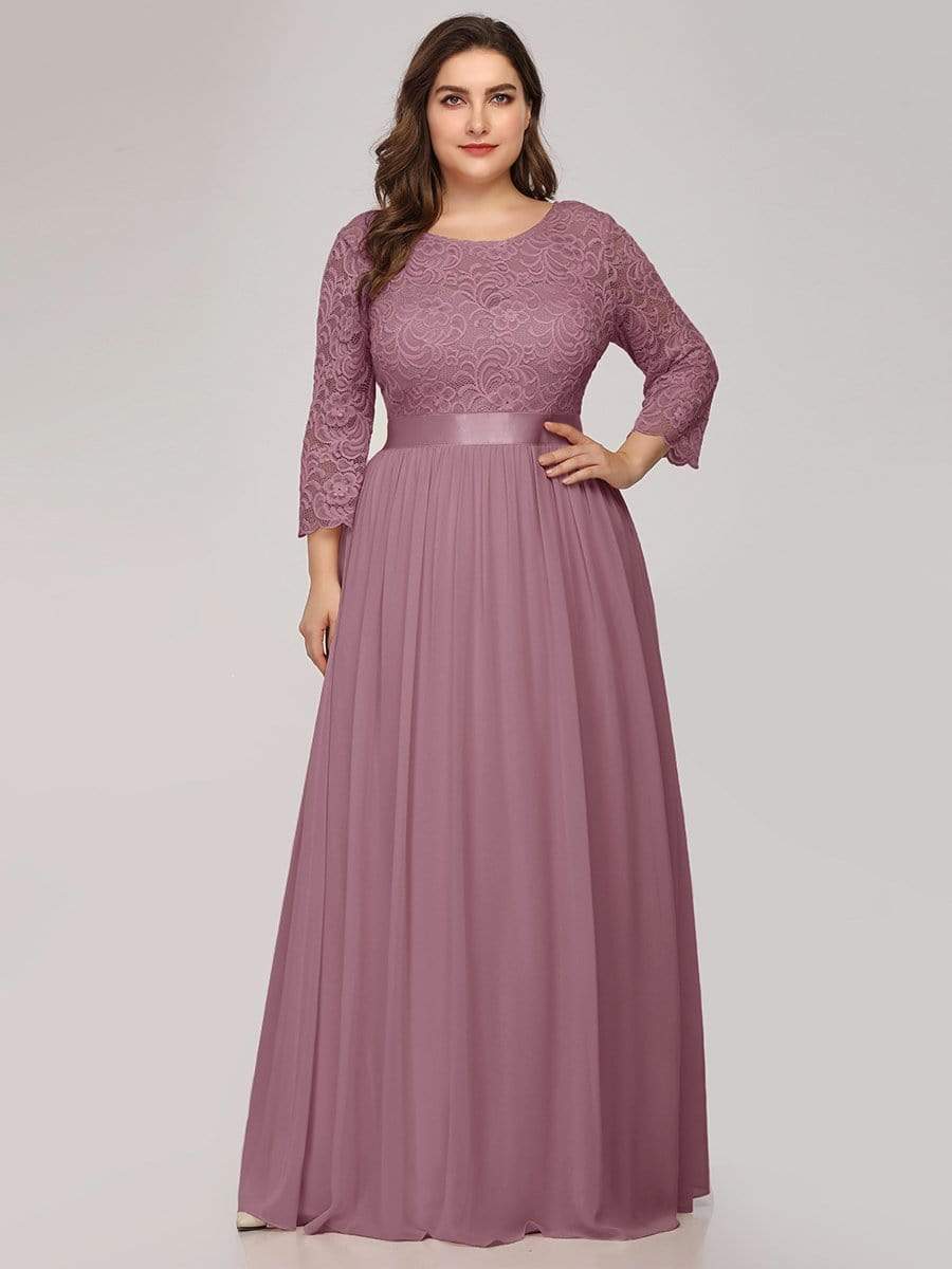 Elegant Plus Size Lace Evening Gown with Long Sleeves