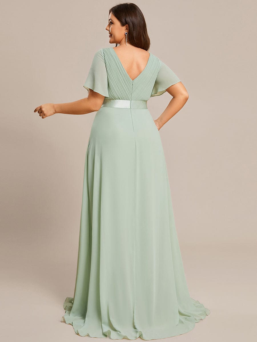 Elegant Plus Size V-Back Bridesmaid Dress with Short Sleeves