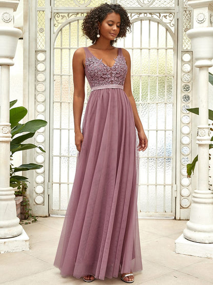 Elegant V-Neck A-Line Dress with Floral Lace Appliques