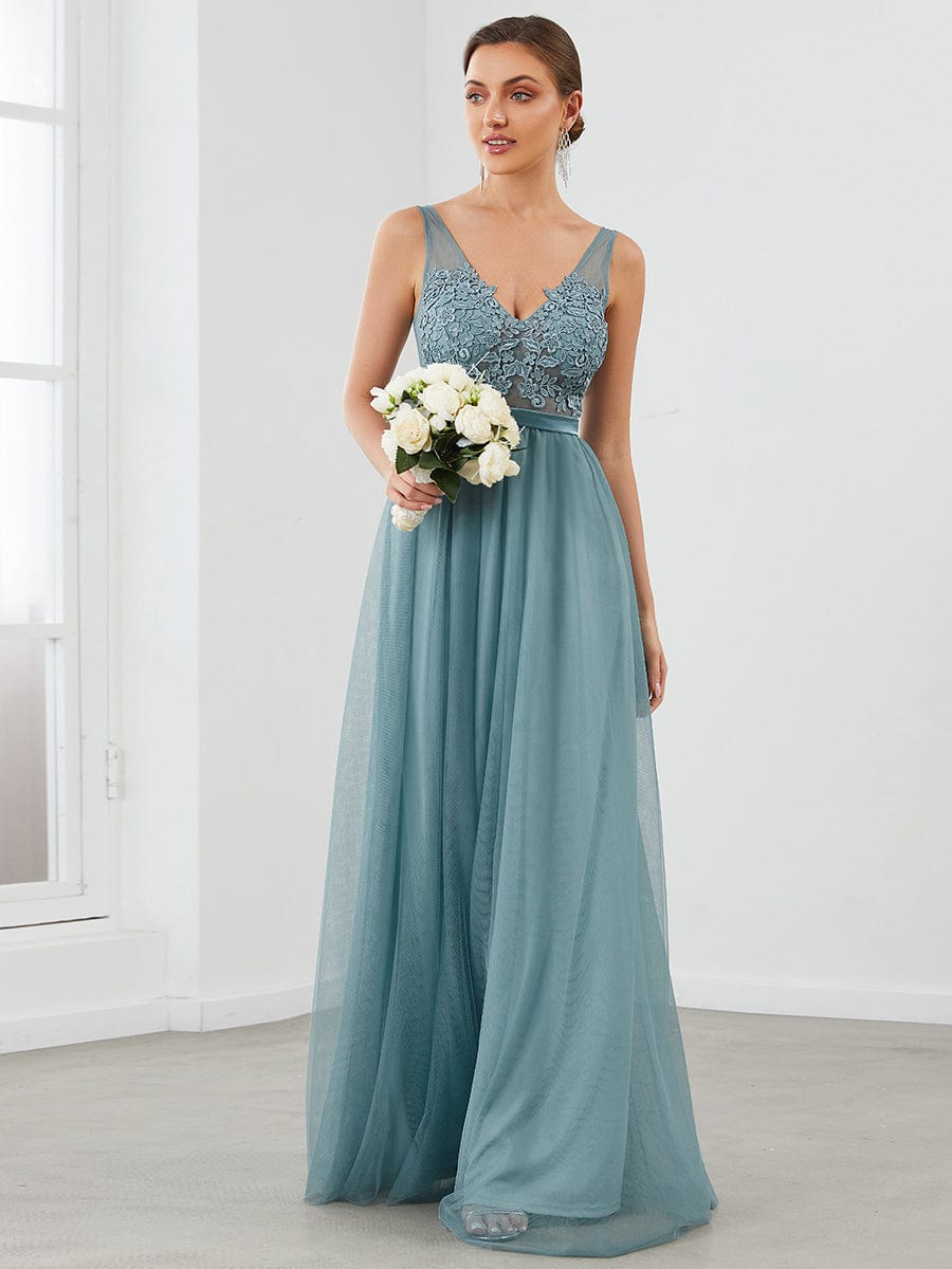 Elegant V-Neck A-Line Dress with Floral Lace Appliques
