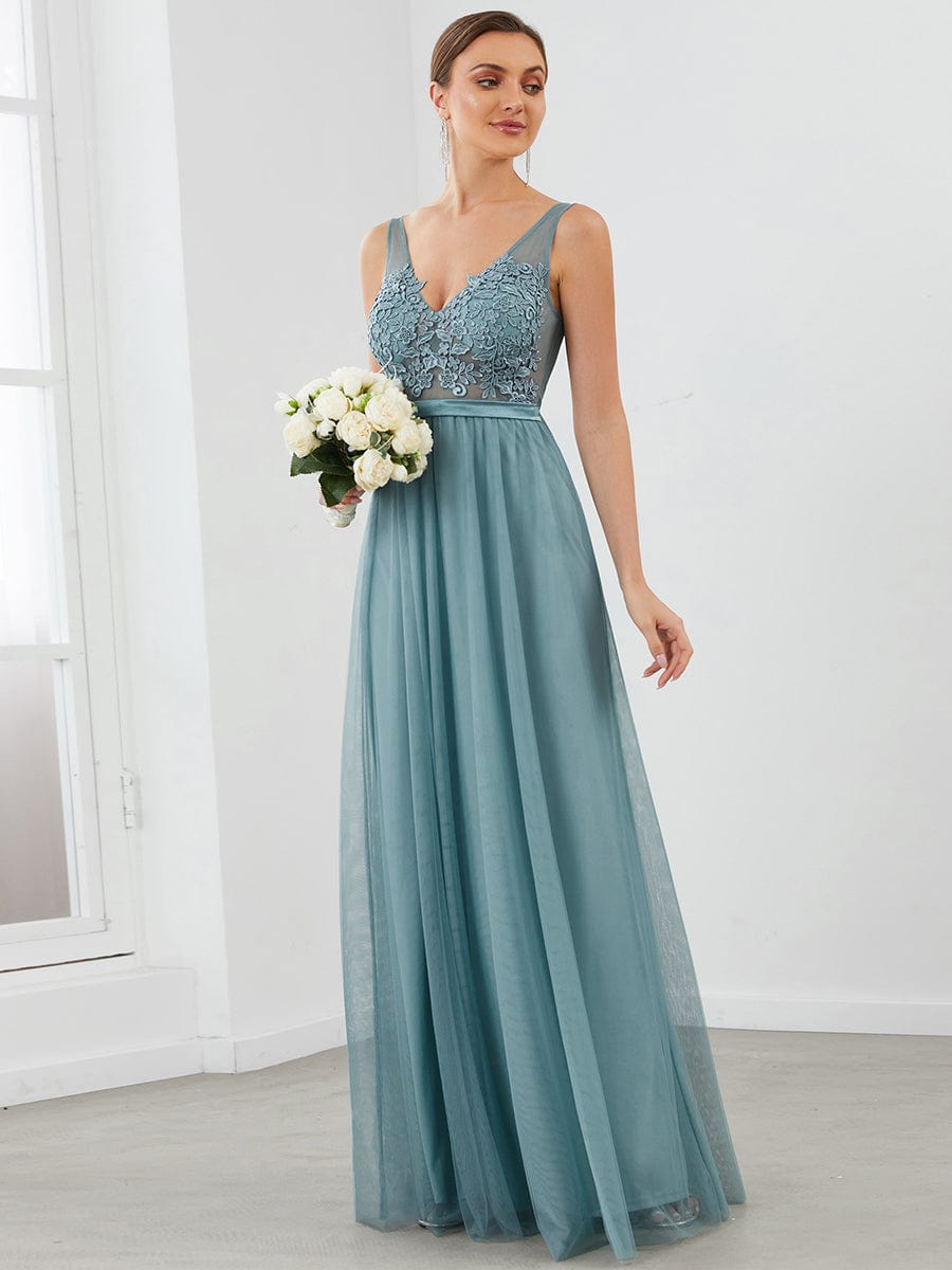 Elegant V-Neck A-Line Dress with Floral Lace Appliques