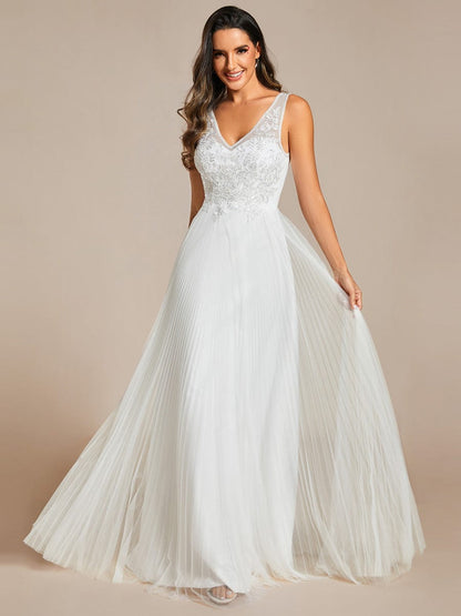 Elegant V-Neck Sleeveless Wholesale Evening Gown with Applique Detail