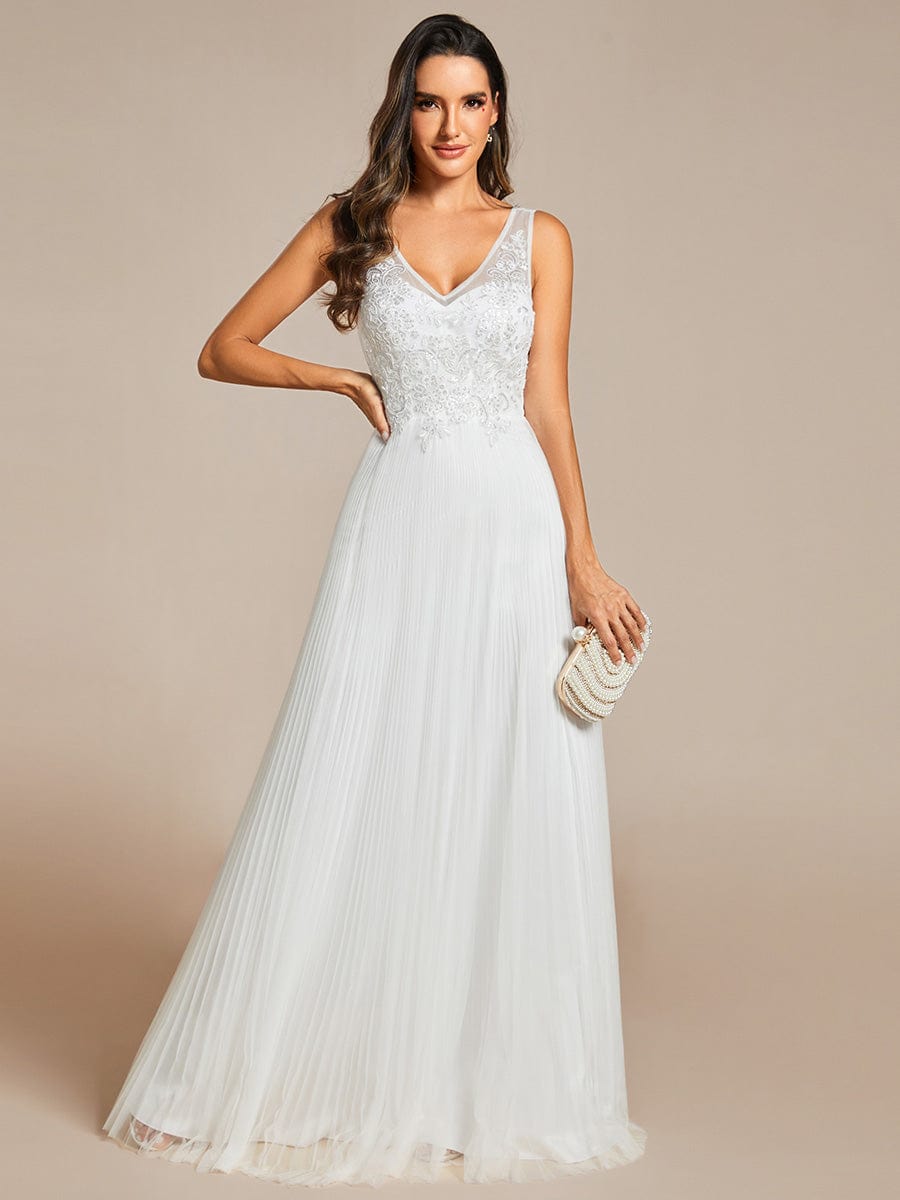 Elegant V-Neck Sleeveless Wholesale Evening Gown with Applique Detail