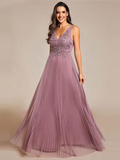 Elegant V-Neck Sleeveless Wholesale Evening Gown with Applique Detail