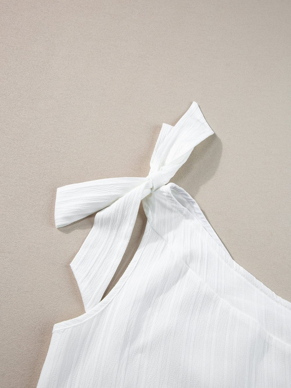 Elegant White Bowknot One Shoulder Tank Top