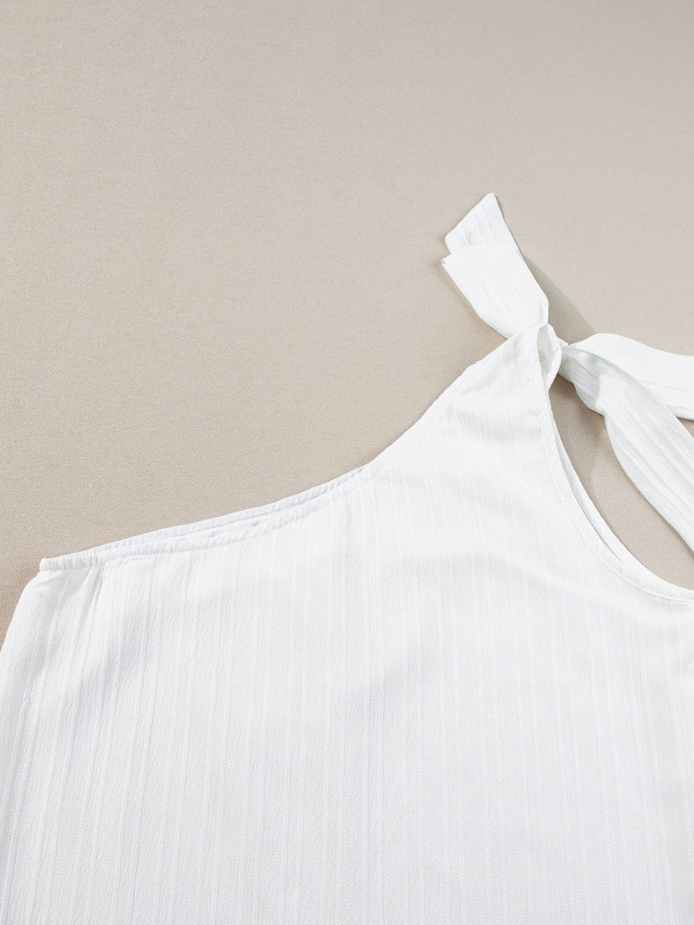 Elegant White Bowknot One Shoulder Tank Top