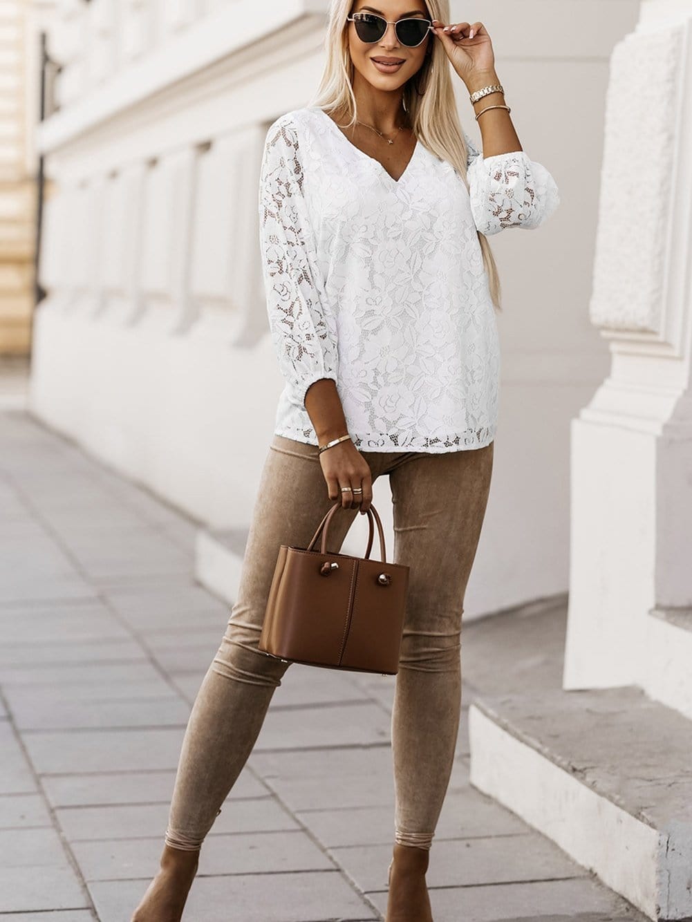 Elegant White Floral Lace V-Neck Top with Balloon Sleeves and Loose Fit
