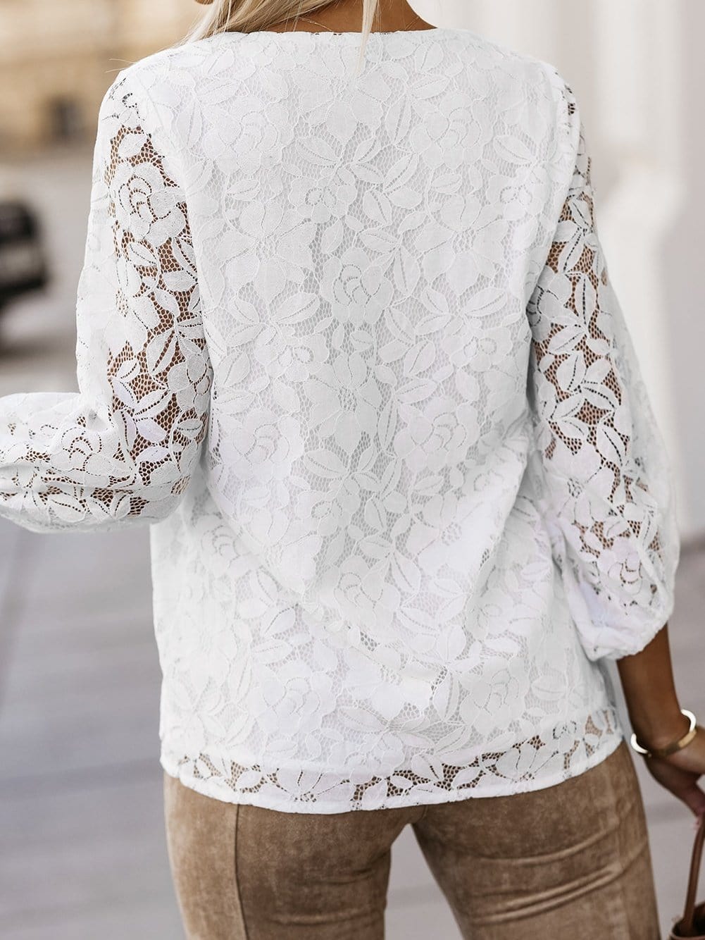 Elegant White Floral Lace V-Neck Top with Balloon Sleeves and Loose Fit