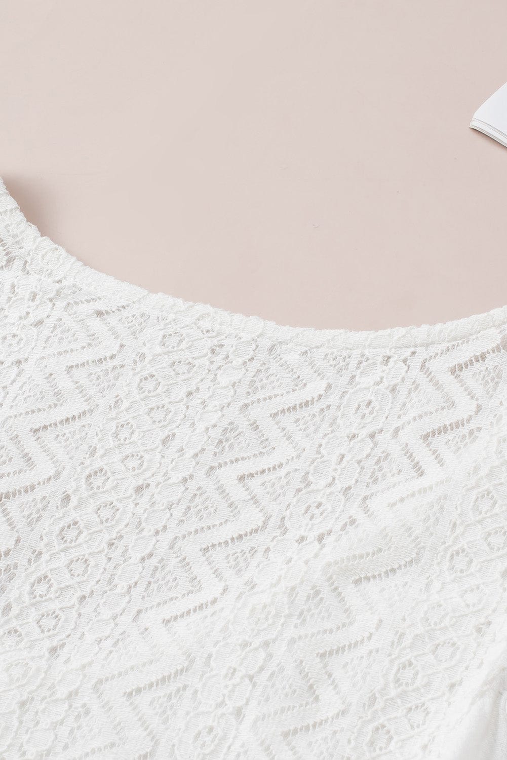 Elegant White Lace V-Neck Ruffle Blouse with Bracelet Sleeves