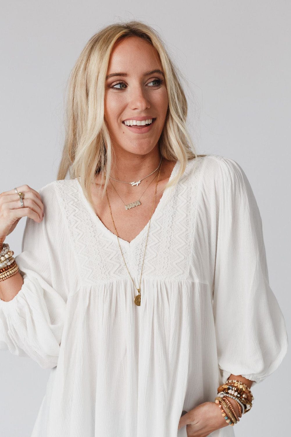 Elegant White Lace V-Neck Ruffle Blouse with Bracelet Sleeves