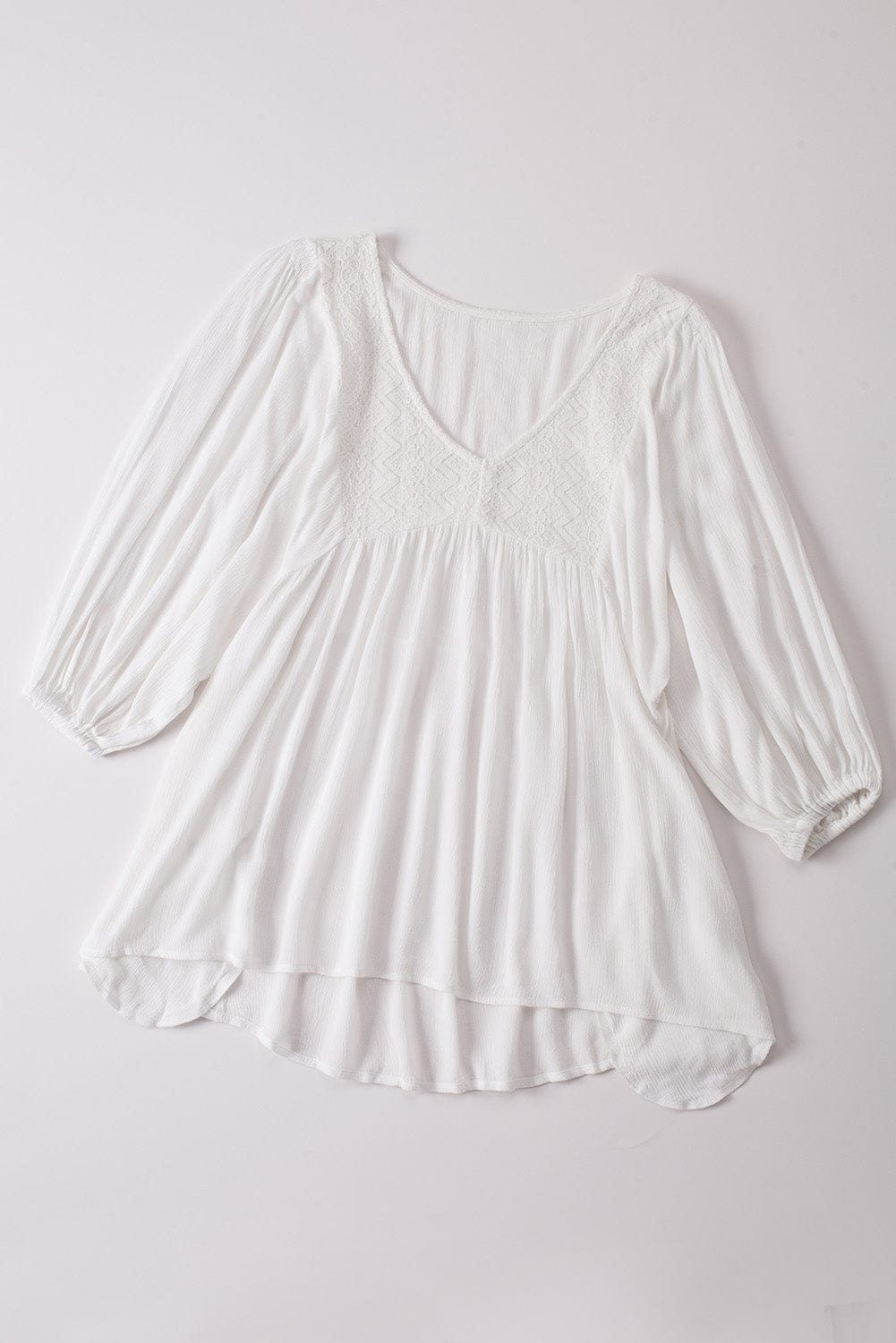 Elegant White Lace V-Neck Ruffle Blouse with Bracelet Sleeves