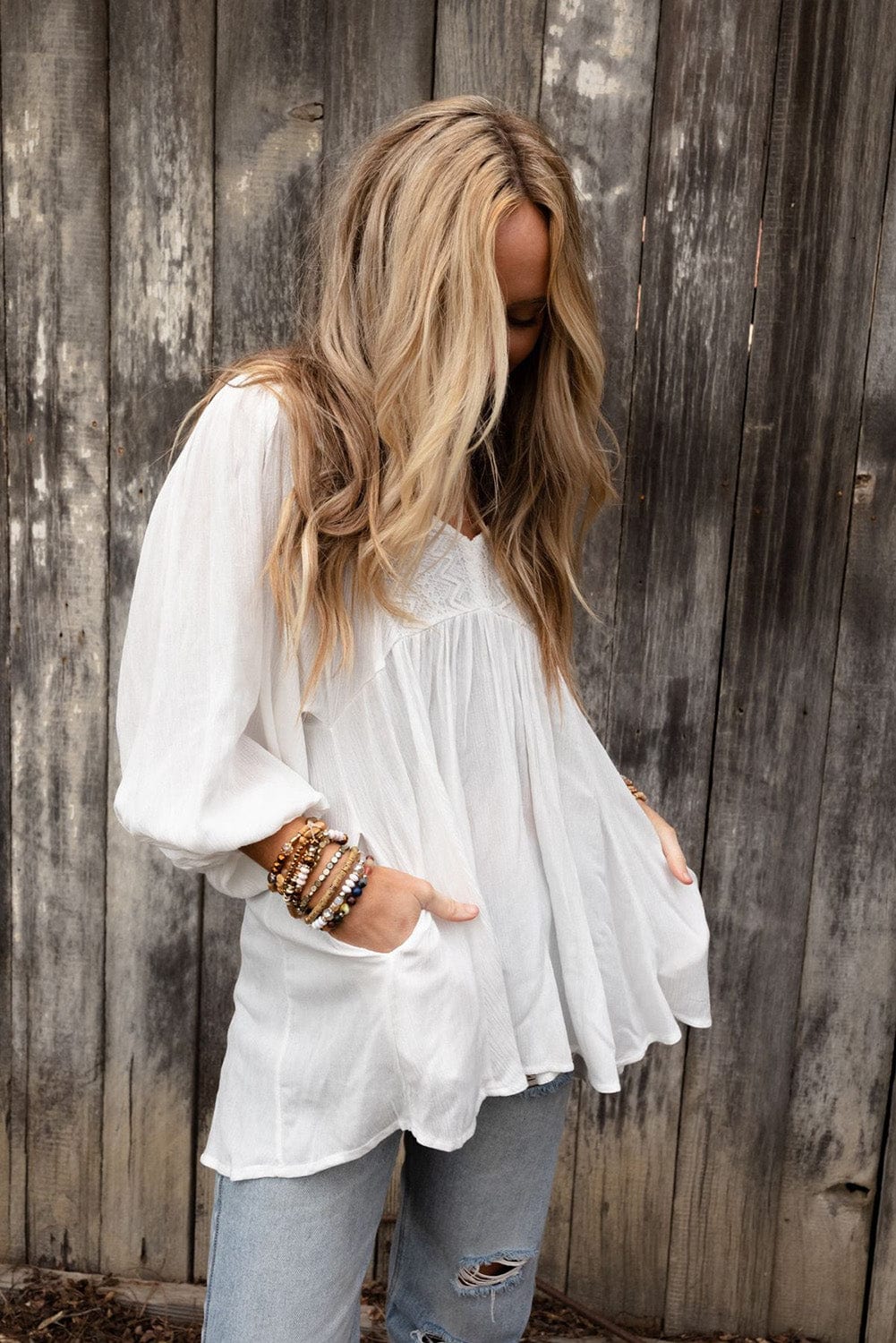 Elegant White Lace V-Neck Ruffle Blouse with Bracelet Sleeves