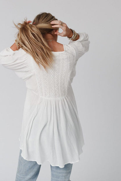 Elegant White Lace V-Neck Ruffle Blouse with Bracelet Sleeves