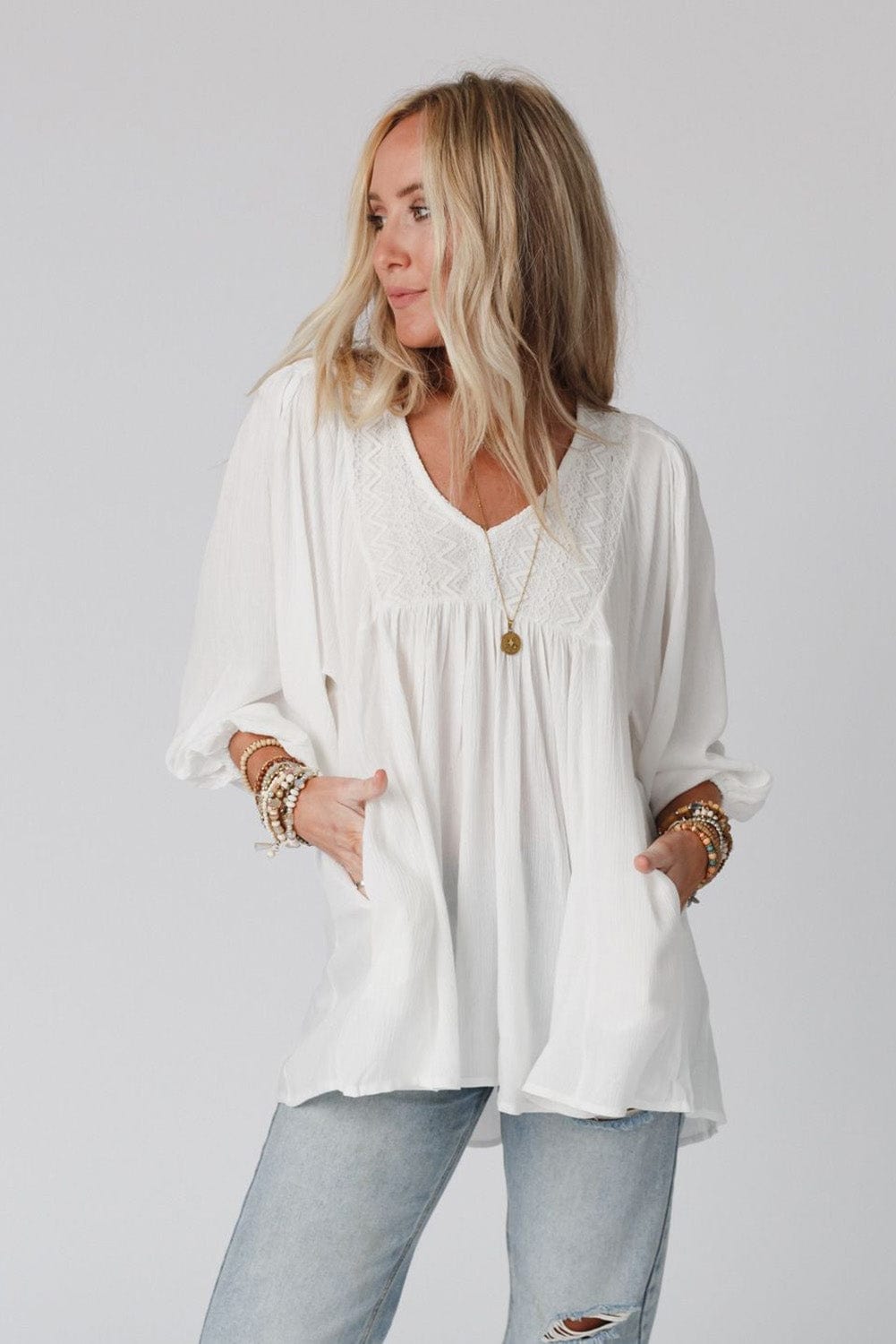 Elegant White Lace V-Neck Ruffle Blouse with Bracelet Sleeves