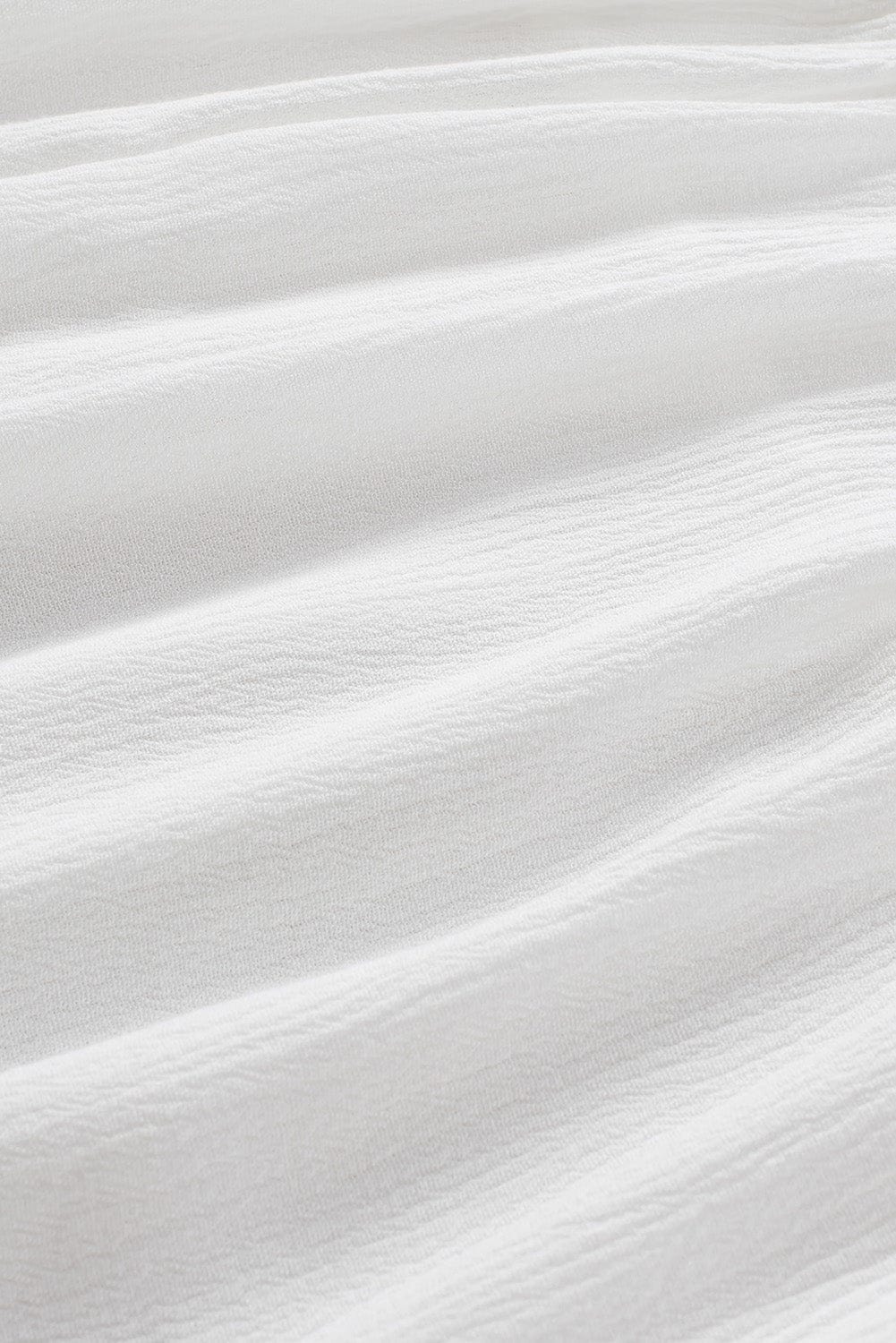 Elegant White Lace V-Neck Ruffle Blouse with Bracelet Sleeves