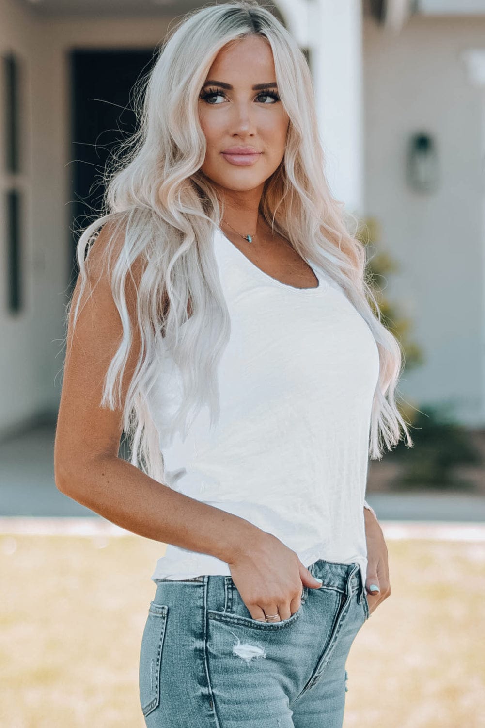 Essential White Scoop Neck Sleeveless Tank Top