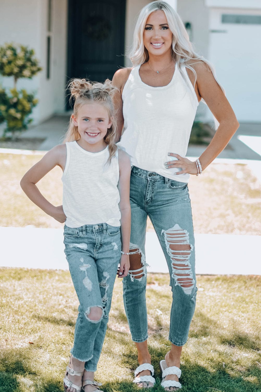 Essential White Scoop Neck Sleeveless Tank Top