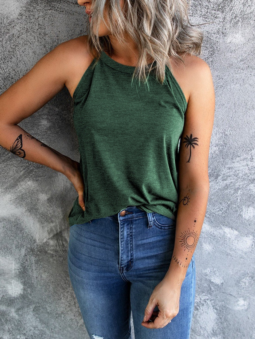 Green Sleeveless Solid Color Round Neck Tank Top