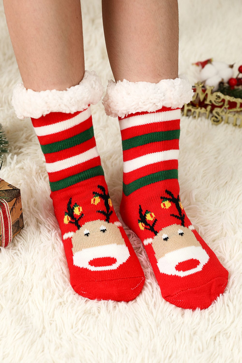 Festive Christmas Cartoon Pattern Woolen Knit Socks in Vibrant Red