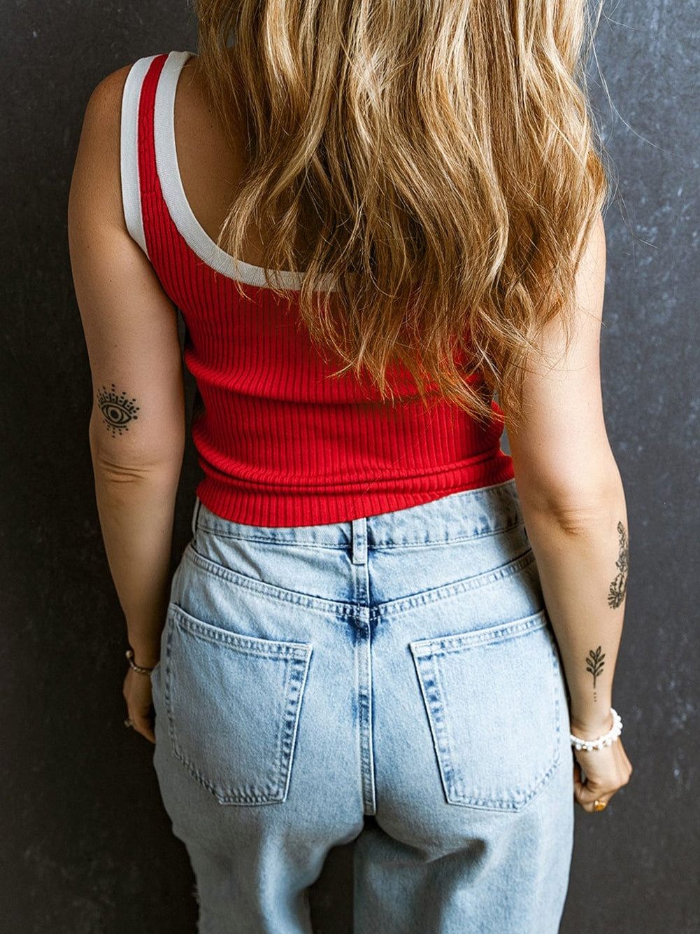 Fiery Red Ribbed Knit Tank Top with Colorblock Detail