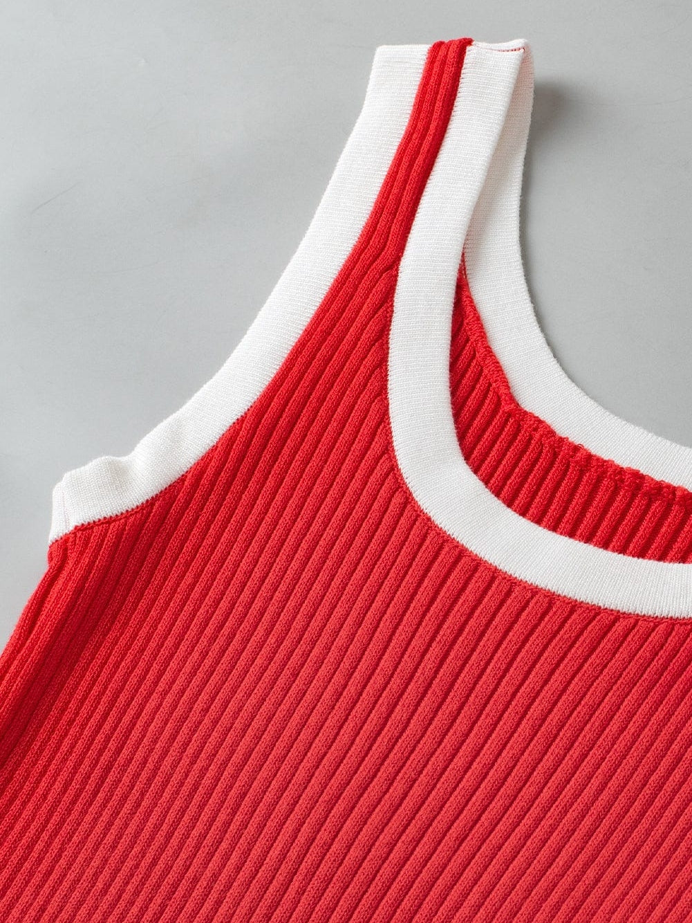 Fiery Red Ribbed Knit Tank Top with Colorblock Detail