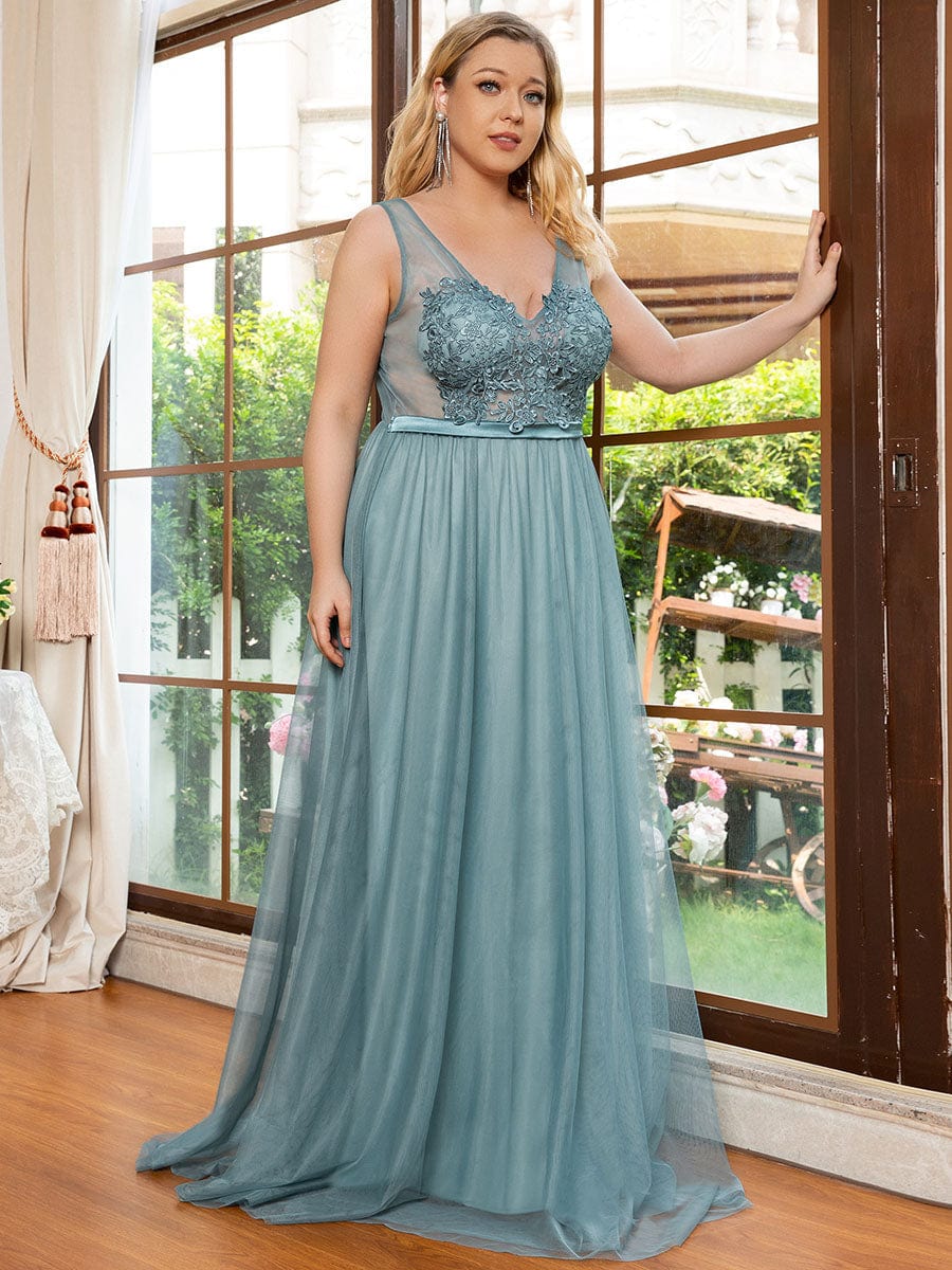 Floral Lace Appliques A-Line Plus Size Bridesmaid Gown