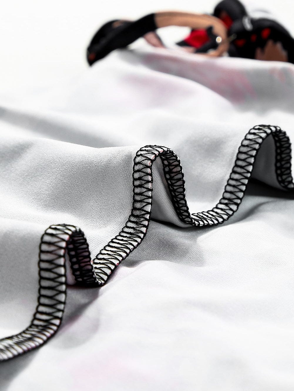 Floral Print Sleeveless V Neck Tank Top in Black