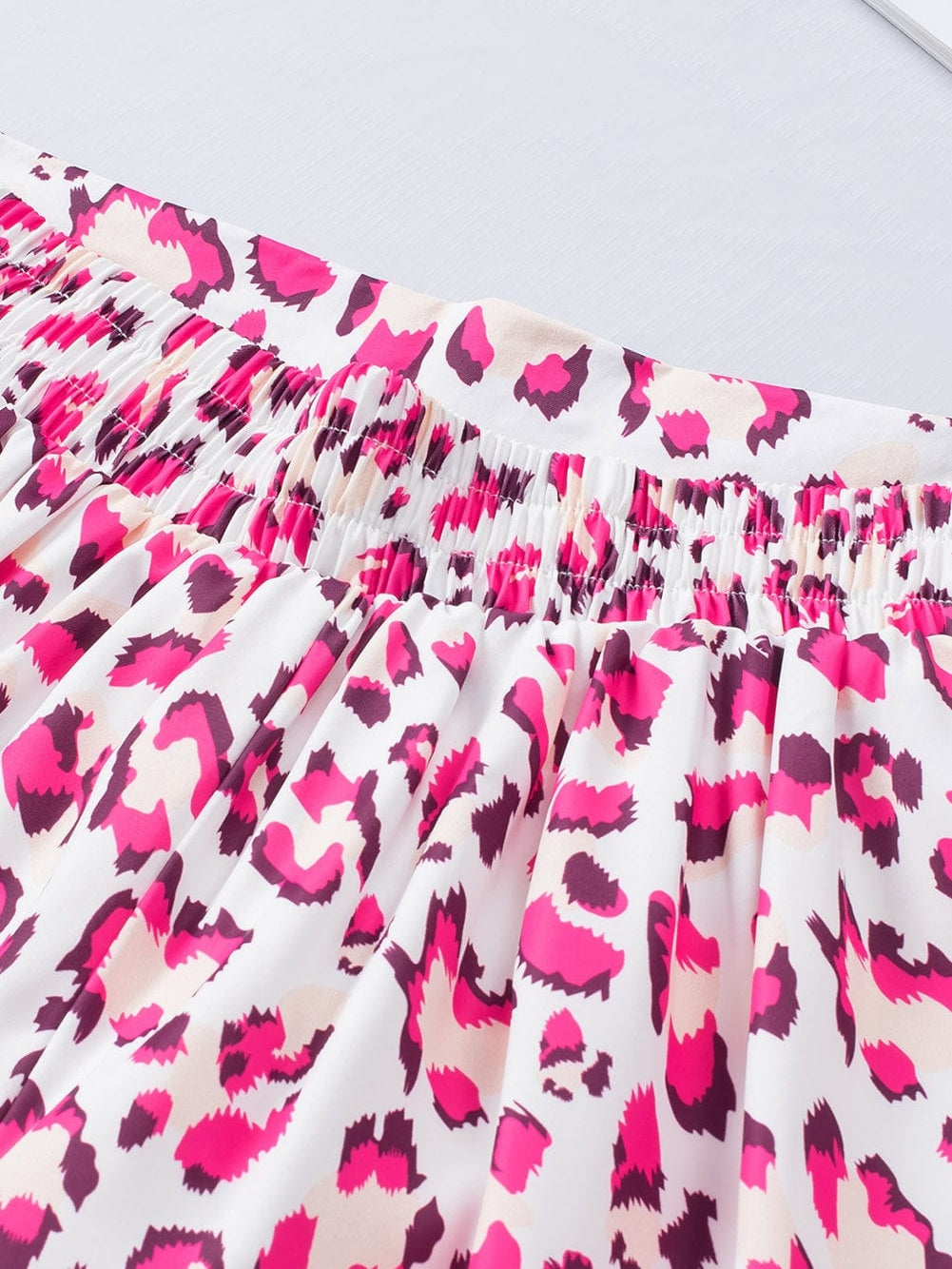 Fluttering Rose Leopard Print Casual Shorts